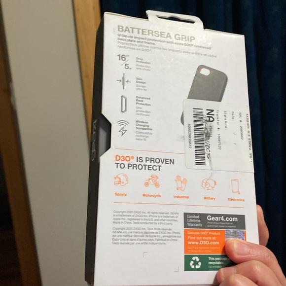 GEAR4 Battersea Grip Case Compatible with iPhone: SE (2022), SE (2020), 8, 7, 6S - Picture 7 of 8